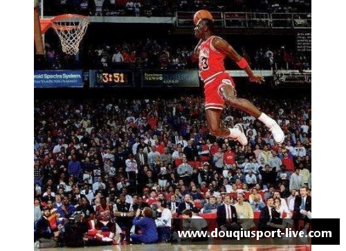 NBA滞空技术解析：顶级球员如何在空中施展绝技
